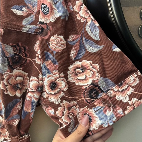 Vintage-Inspired Floral Mini Dress - Picture 5 of 10